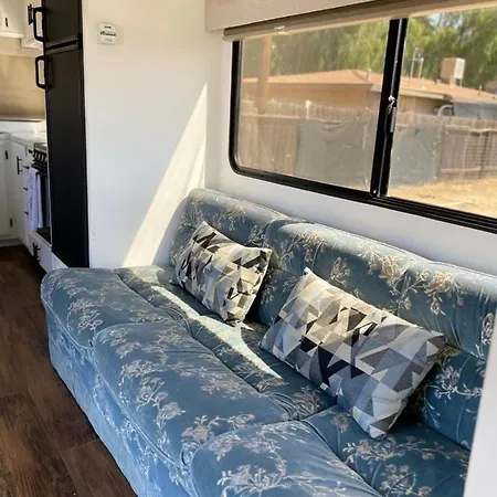 Rv2 Stunning Rv Private Netflix Freeparking Hotel Moreno Valley Exterior photo